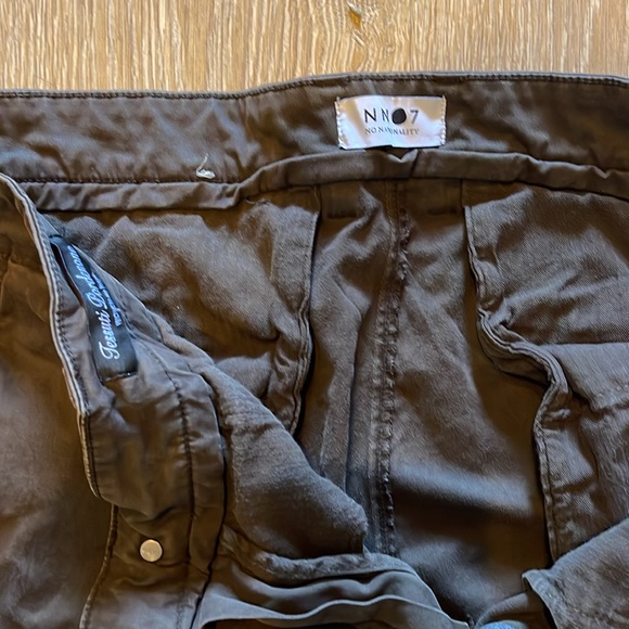 Men’s 33x32 brown chinos - Picture 3 of 7